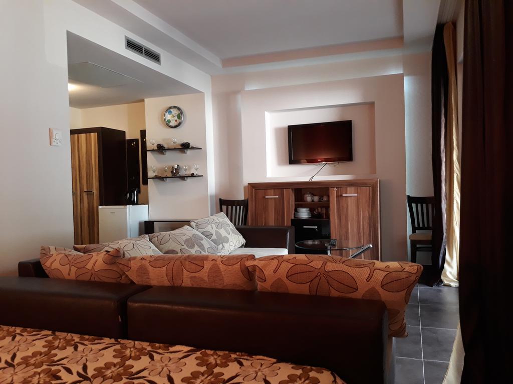 Private Apartments In Hotel Dolce Vita Златни пясъци Екстериор снимка